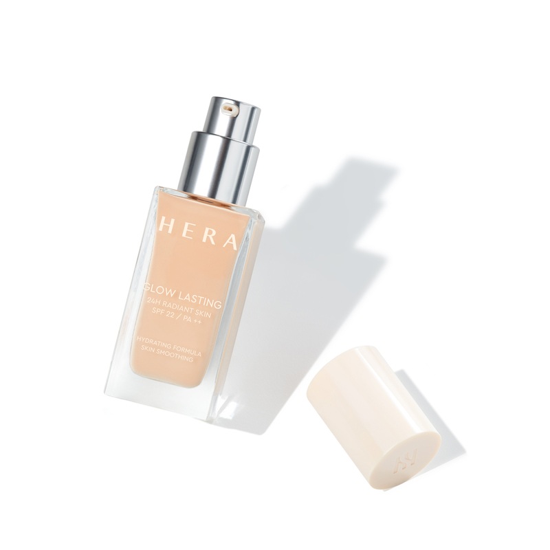 HERA Glow 24H Radiant Skin Foundation SPF22 / PA++ 30ml 17C1 Petal Ivory
